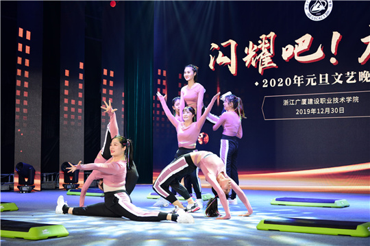 3d6efd5d25a44792a173afc85a93939c.jpg