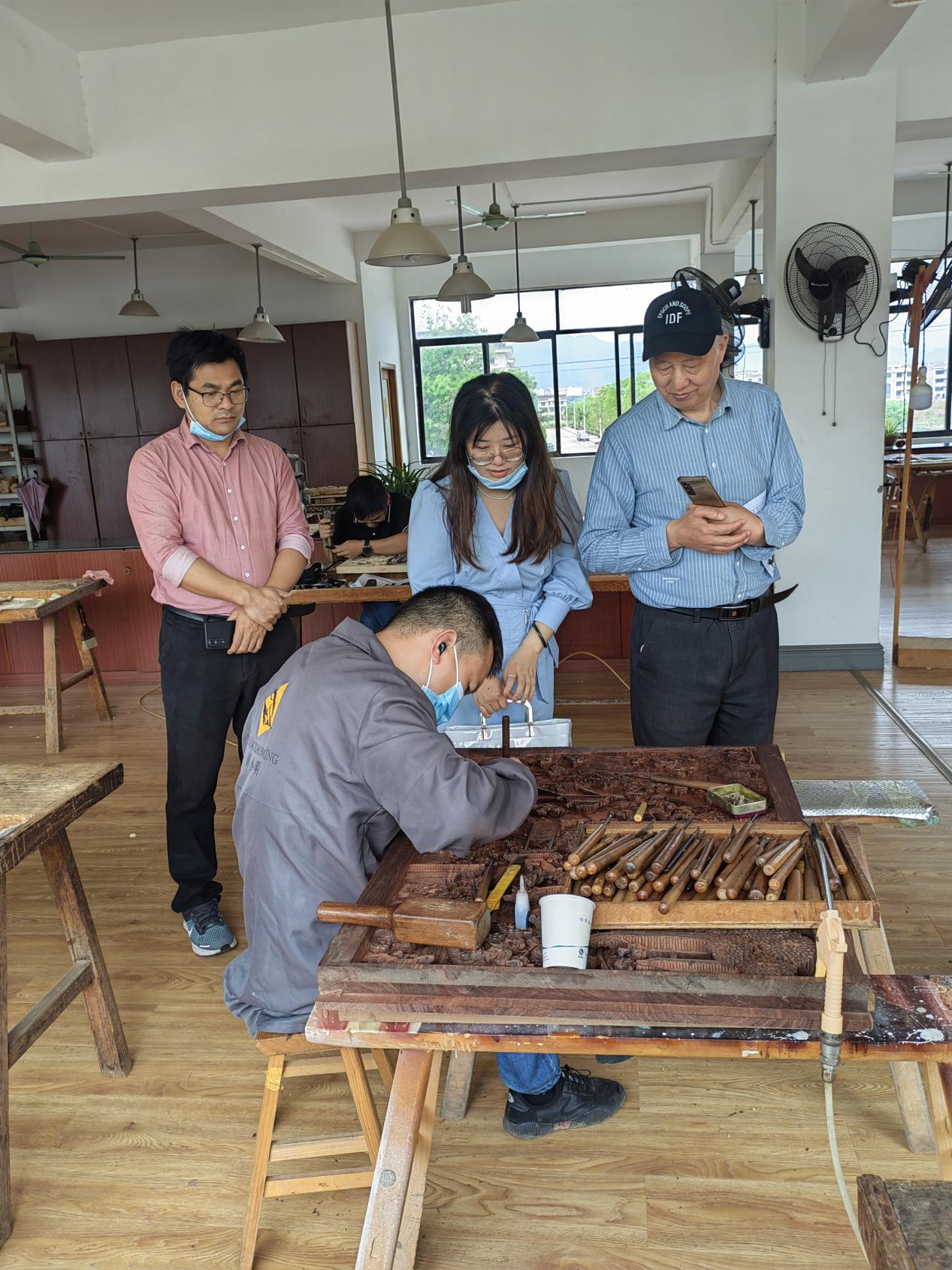 艺术设计学院教师赴企业调研