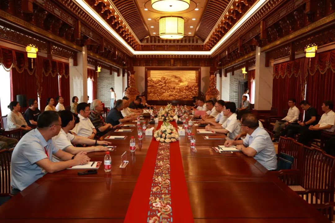 这场座谈会！大师云集，人才济济